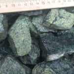 Зелёная змеевик крошка фракция 40-70 мм